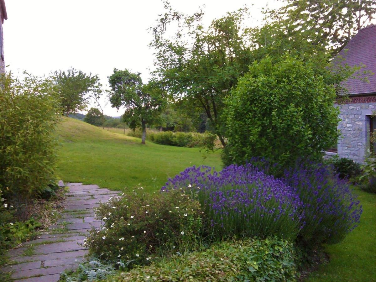 Quaint Holiday Home In Robechies Amid Meadows 希迈 外观 照片